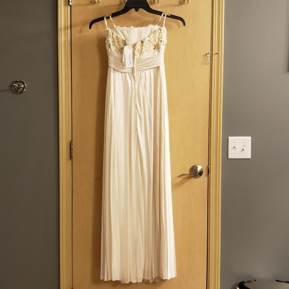 🌺 Wedding/Prom Dress 🌺 - Picture 2 of 4